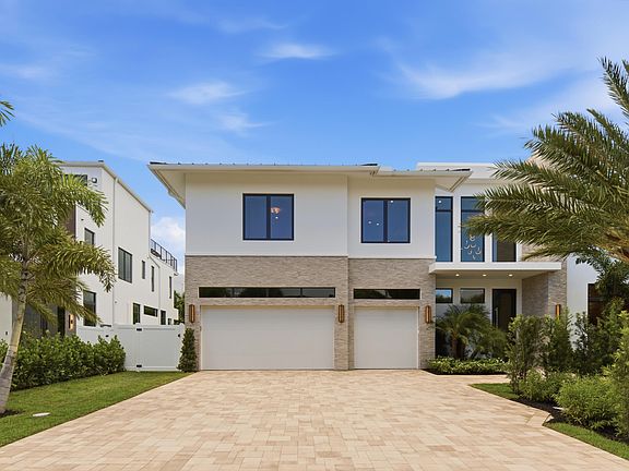 2nd image of 3093 Banyan Road