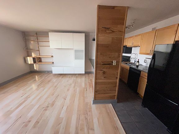 5th image of 600 E 8th St APT 11M