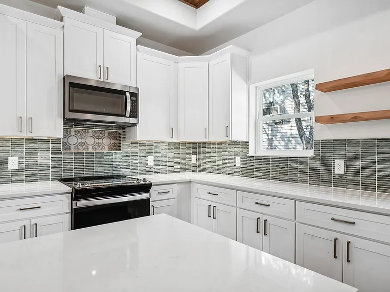 5726 Barkridge Dr — Photo 3