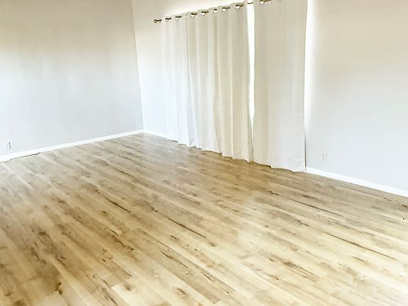 3rd image of 1059 E Valley Pkwy APT C