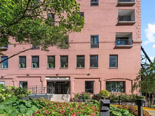 345 N Canal St APT 1003, Chicago, IL 60606