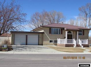 1556 Frontier Dr, Rock Springs, WY 82901
