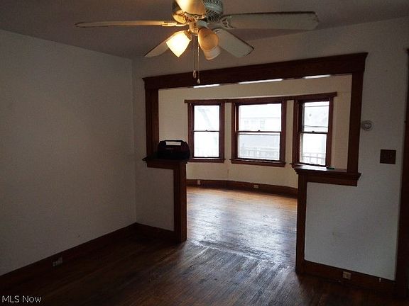 4th image of 3200-3202 W 82nd St