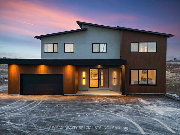 2nd image of 295449 8th Line