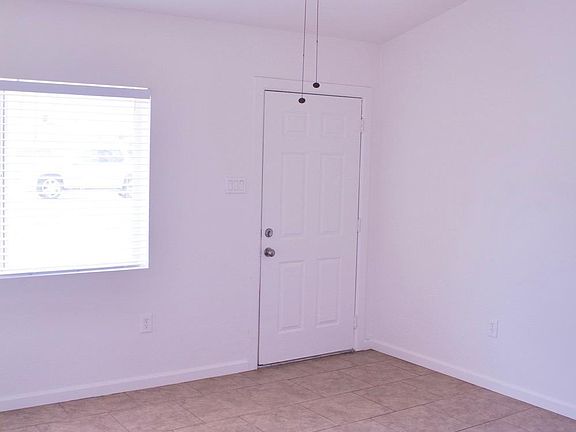4th image of 2020 E Saint Catherine Ave
