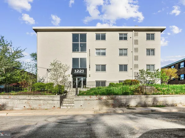 1221 N Quinn St APT 11, Arlington, VA 22209