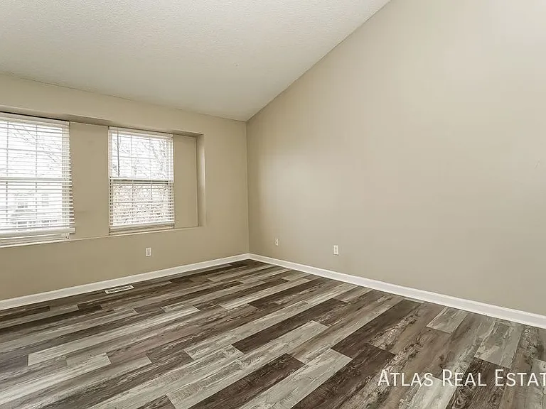 4324 N Liverpool Ct — Photo 11