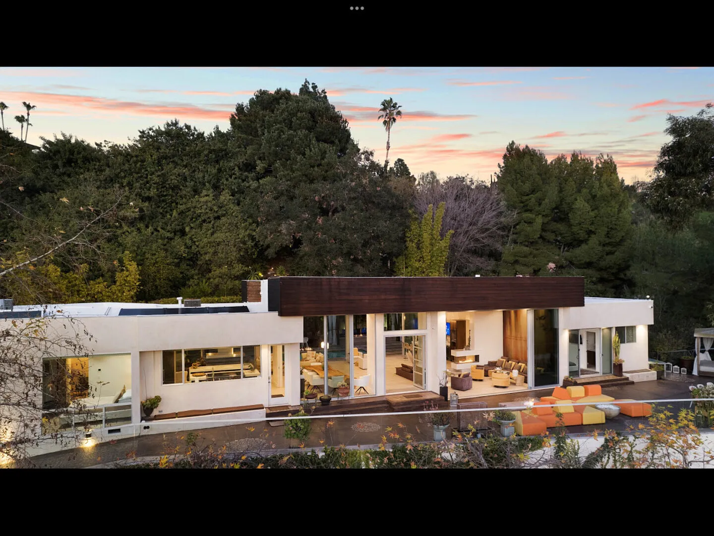 Luxurious 5BR Villa in Beverly Hills — Photo 3