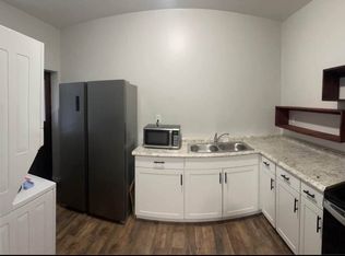1373 Iowa St #B, Dubuque, IA 52001