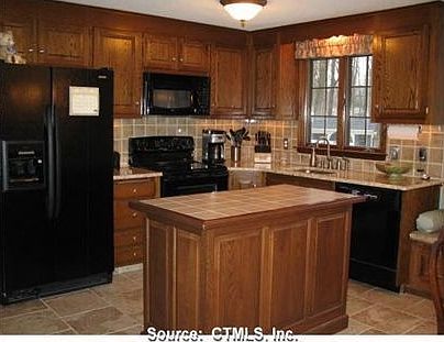 3rd image of 133 Rockledge Dr