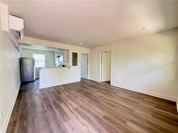 3419 Clara St #204