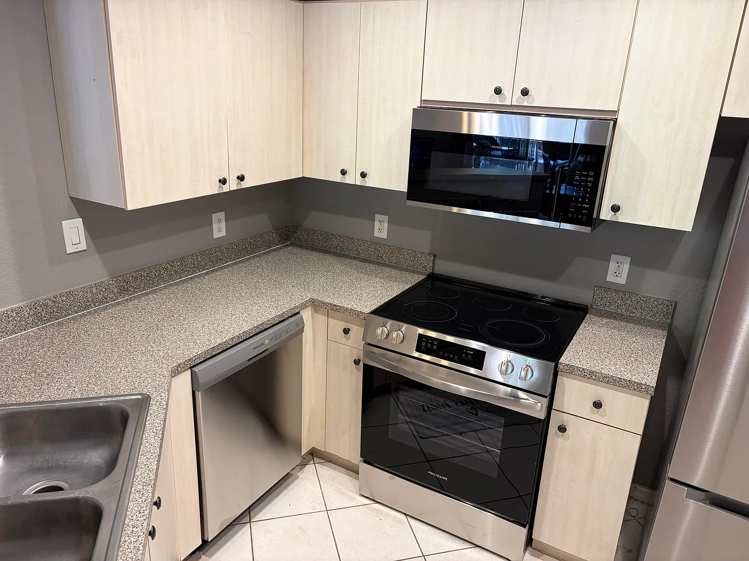 1 bed, 1.0 bath, 778 sqft, $2,150 — Photo 2