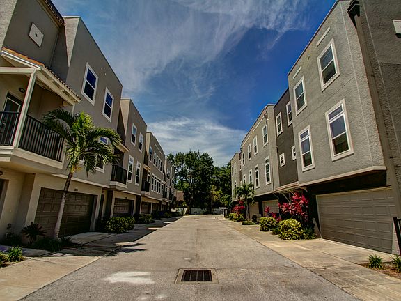 3rd image of 3229 Marcellus Cir