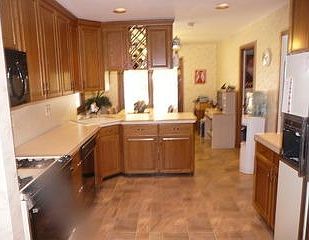 2nd image of 5 Paris Ave