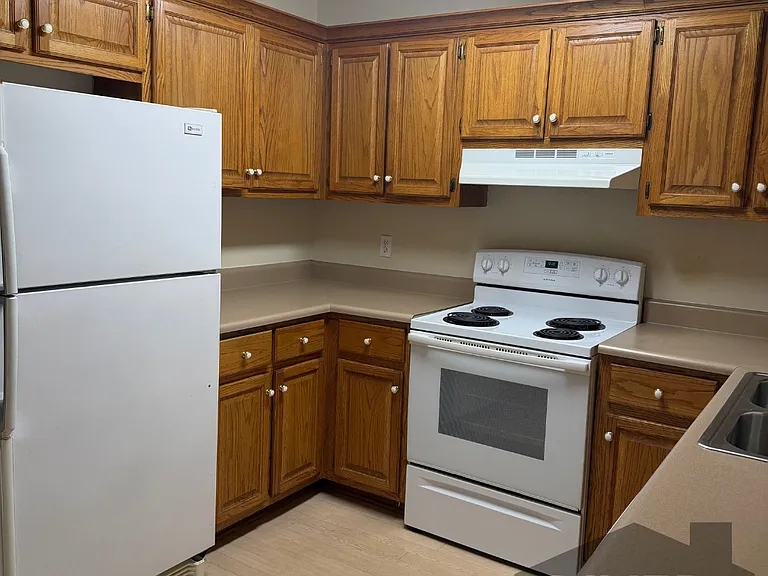 412 E Pershing Ave #B — Photo 4