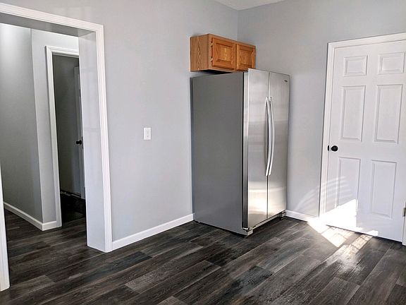 4th image of 521 W Market St #B