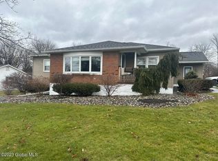 27 Glen Dr, Troy, NY 12180