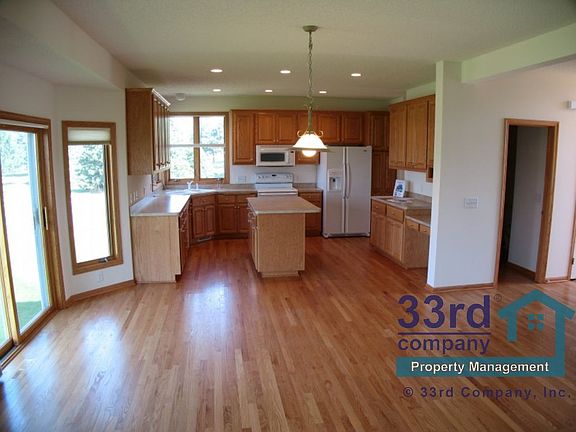 3rd image of 13925 Clover Ln