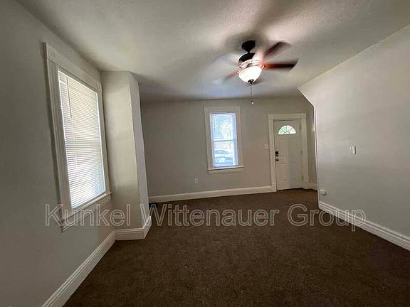 3rd image of 821 Edward St