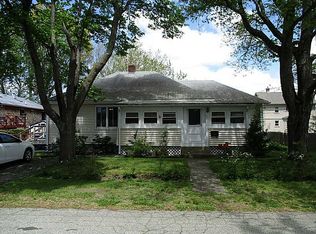 27 Lucile St, Warwick, RI 02886