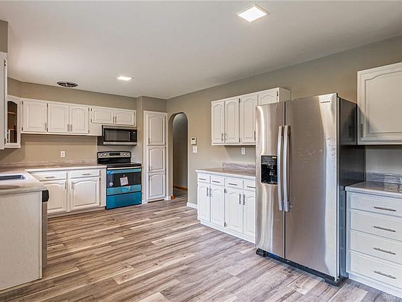 3rd image of 5400 Silbury Ln