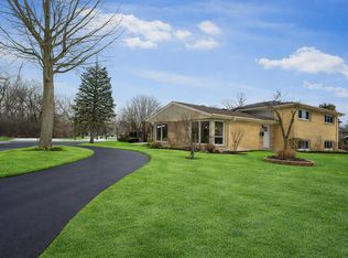 703 W Manawa Trl, Mount Prospect, IL 60056