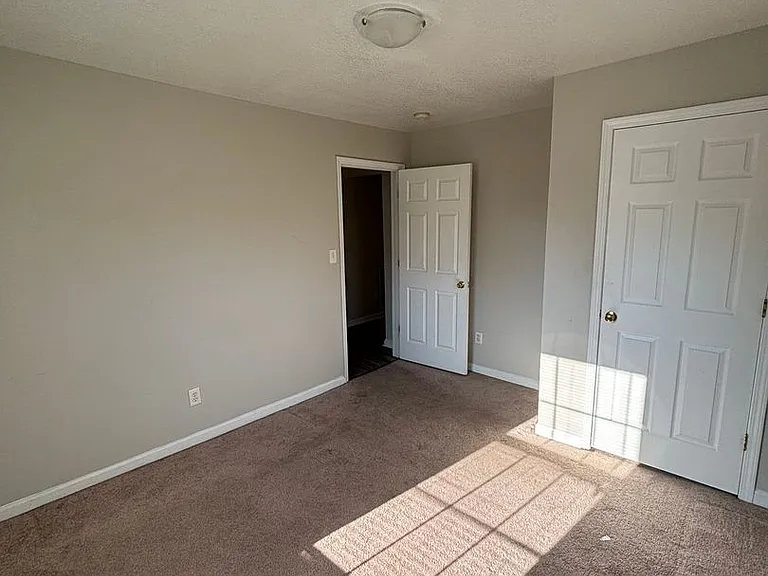 4237 Holston Dr — Photo 11