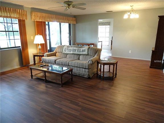 4th image of 1384 Pheasant Creek Dr