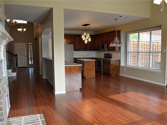 3rd image of 6608 Brentwood Ln