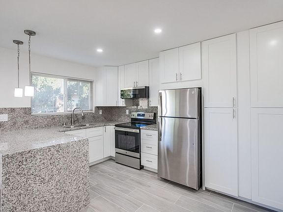 3rd image of 458 Ballantyne St #9