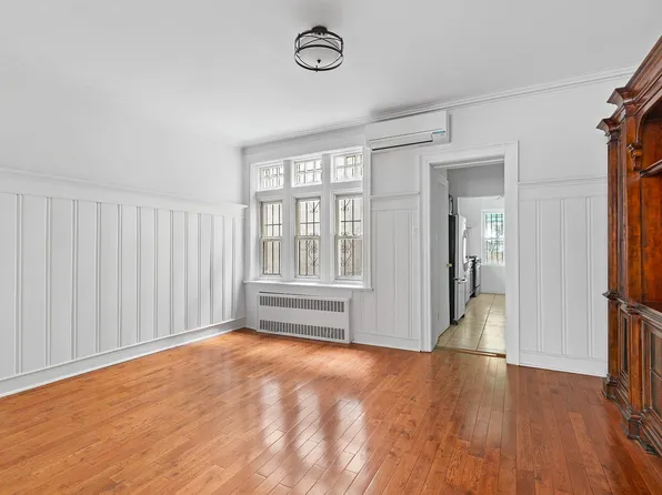 165 Fenimore Street image 3 of 12