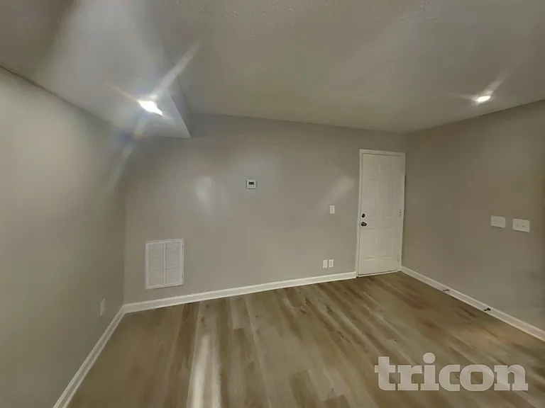104 Edgewater Ct — Photo 22