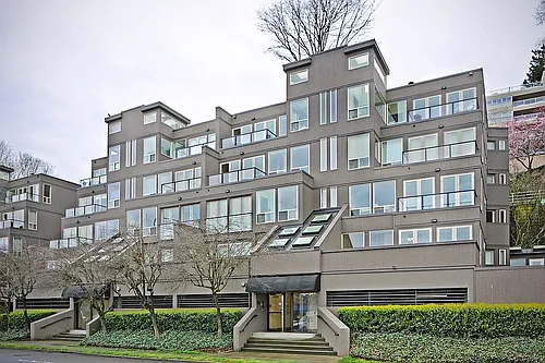 2115 Westlake Ave N #101 Photo 1