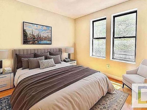 4th image of 323 Lincoln Pl APT 5R
