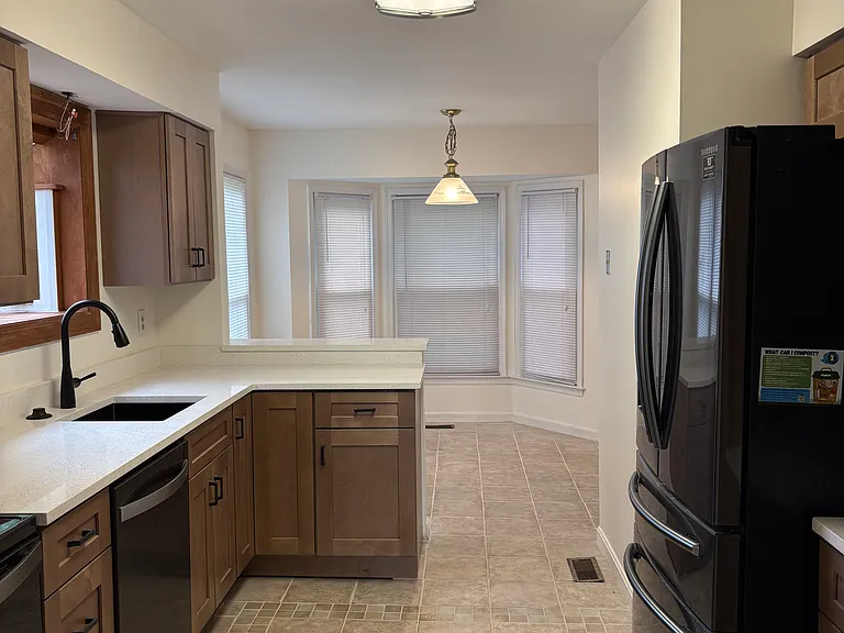 14208 Greenview Dr — Photo 14