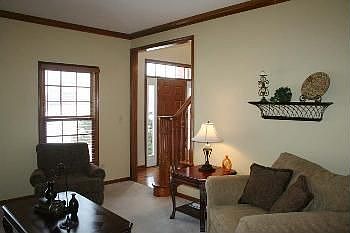 3rd image of 6789 Meadow Glen Dr