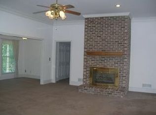 10 Meadow Lake Ln, Social Circle, GA 30025