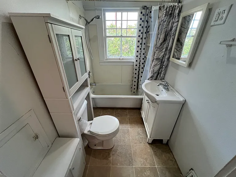 116 S 5th St E — Photo 18