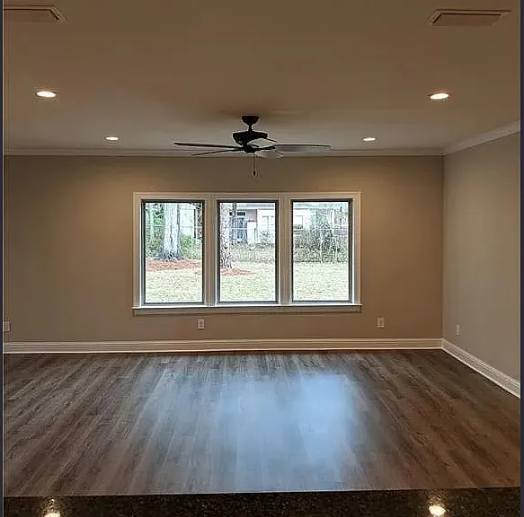 901 Louise Ave — Photo 4