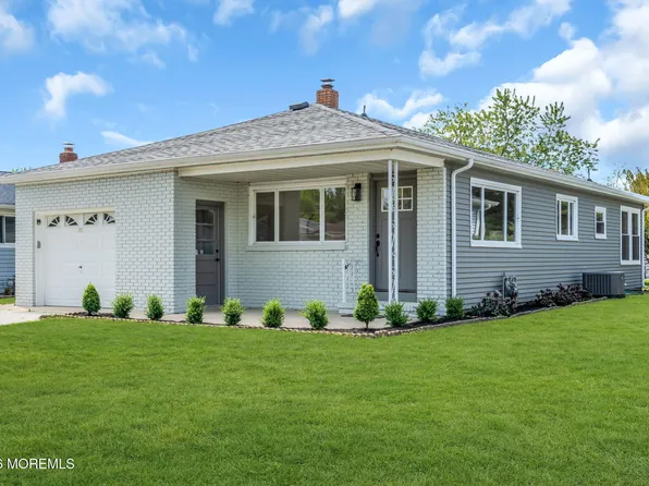 19 Georgetown Drive, Toms River, NJ 08757