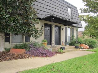 2729 Hurstview Dr, Hurst, TX 76054