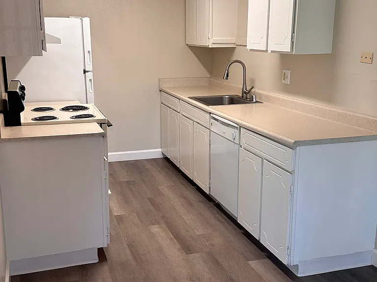7505 Santee Dr #C — Photo 3