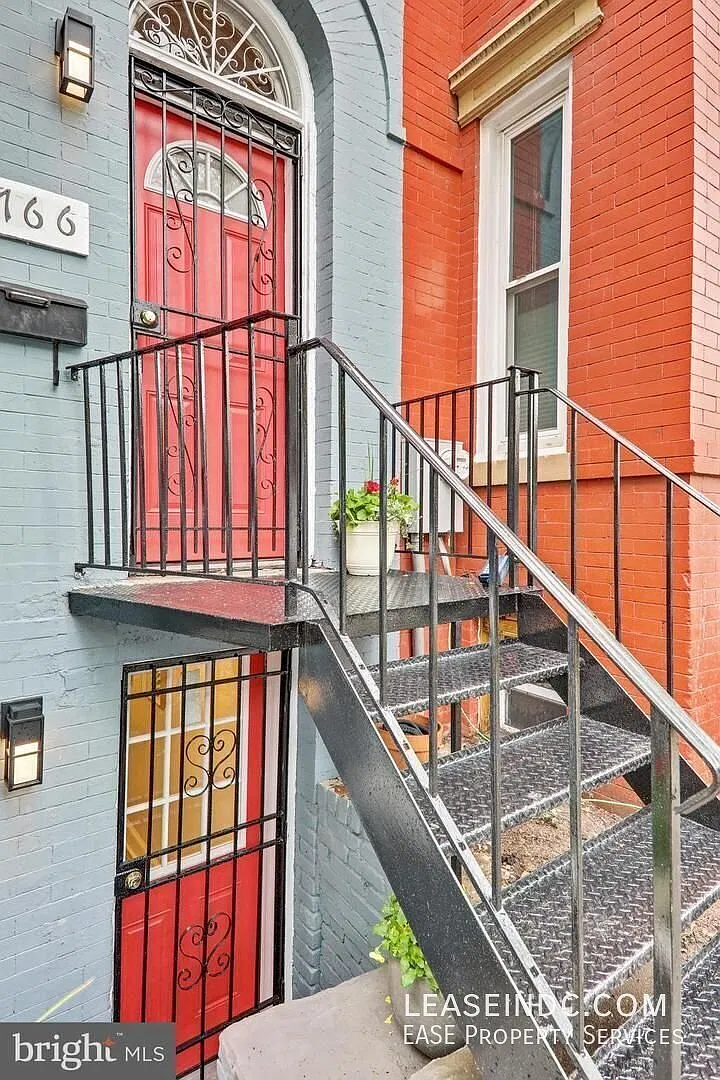1 bed, 697 sqft, $1,950 — Photo 2