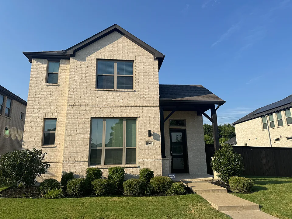7269 Zachery Dr