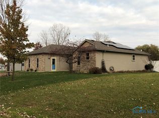 2121 Leisure Shores Dr, Defiance, OH 43512