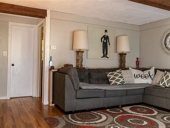 5th image of 306 Forsythe St