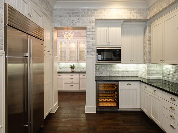 5th image of 363 W Del Mar Blvd Unit 102