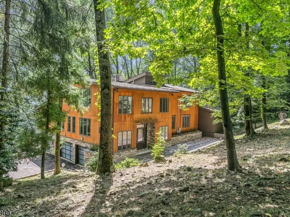 1204 Johnston Dr, Watchung Boro, NJ 07069