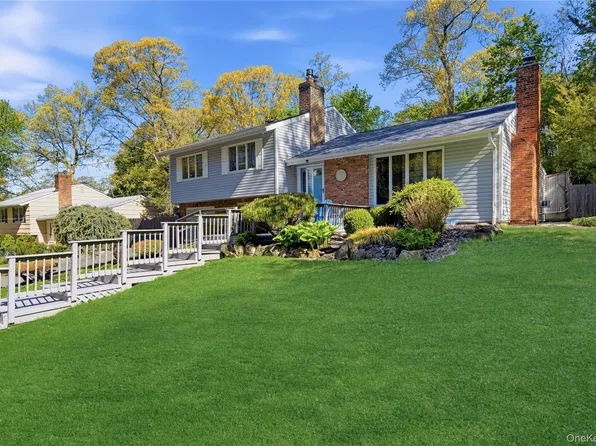 16 Dale Road, Huntington, NY 11743