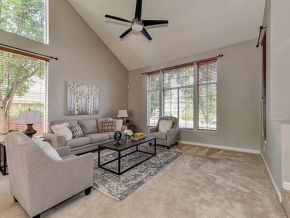 4th image of 127 Teceira Way